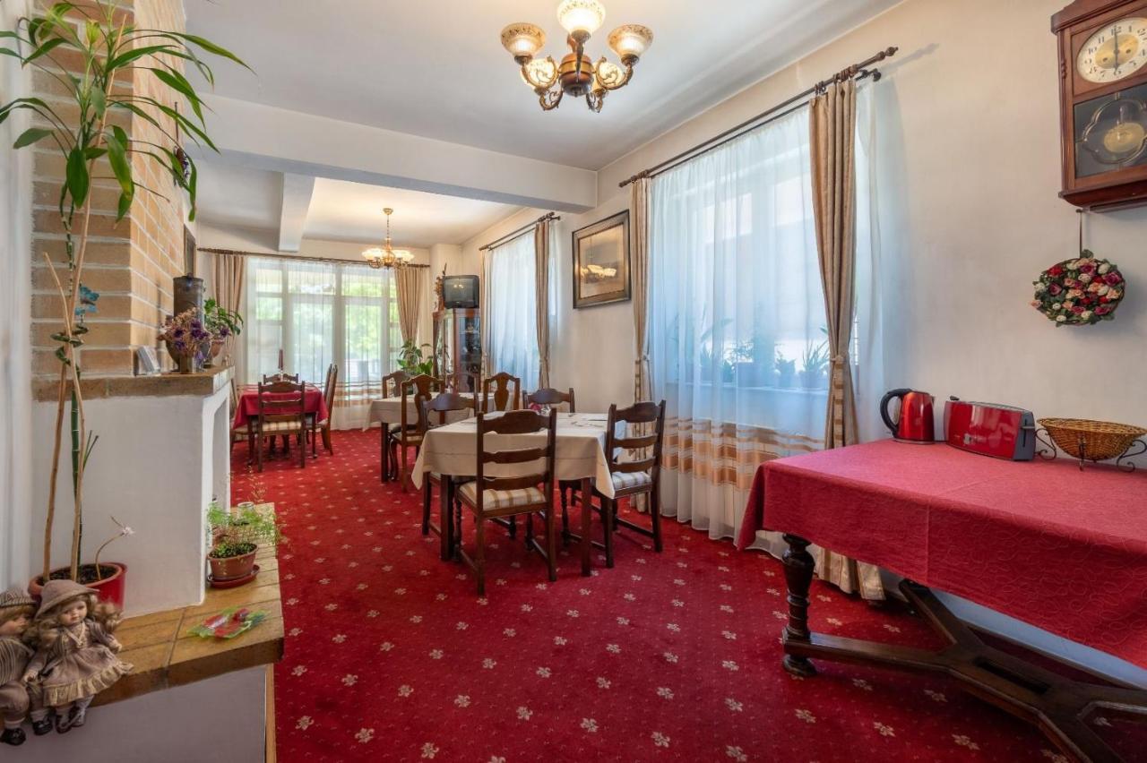 Villa-Hotel Escala Клуж-Напока Екстериор снимка