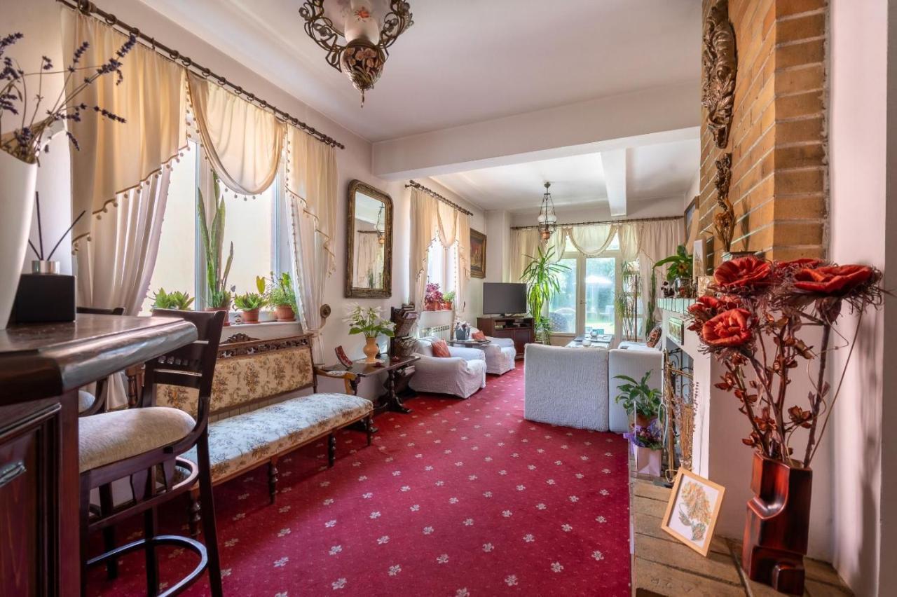 Villa-Hotel Escala Клуж-Напока Екстериор снимка