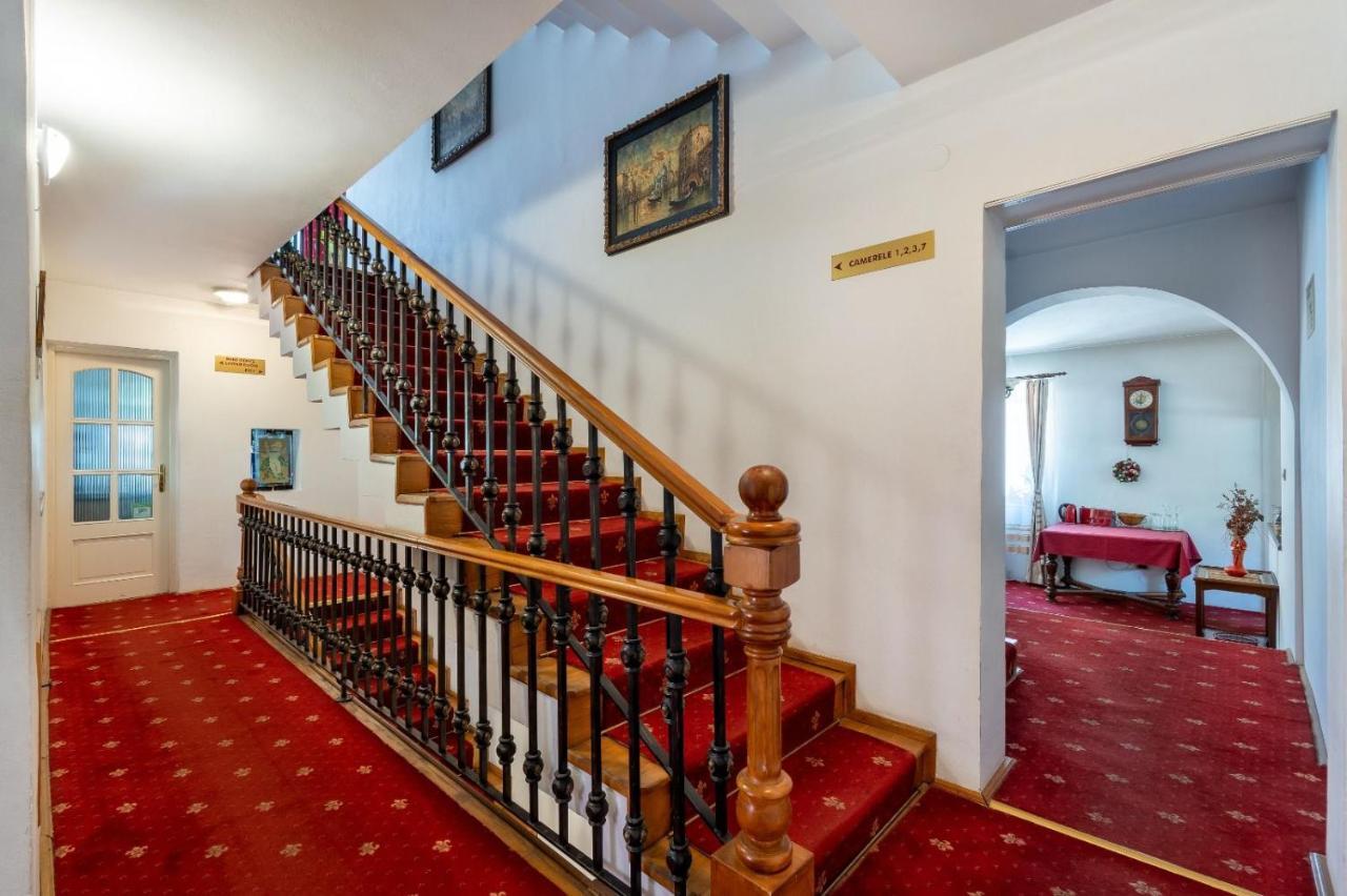Villa-Hotel Escala Клуж-Напока Екстериор снимка