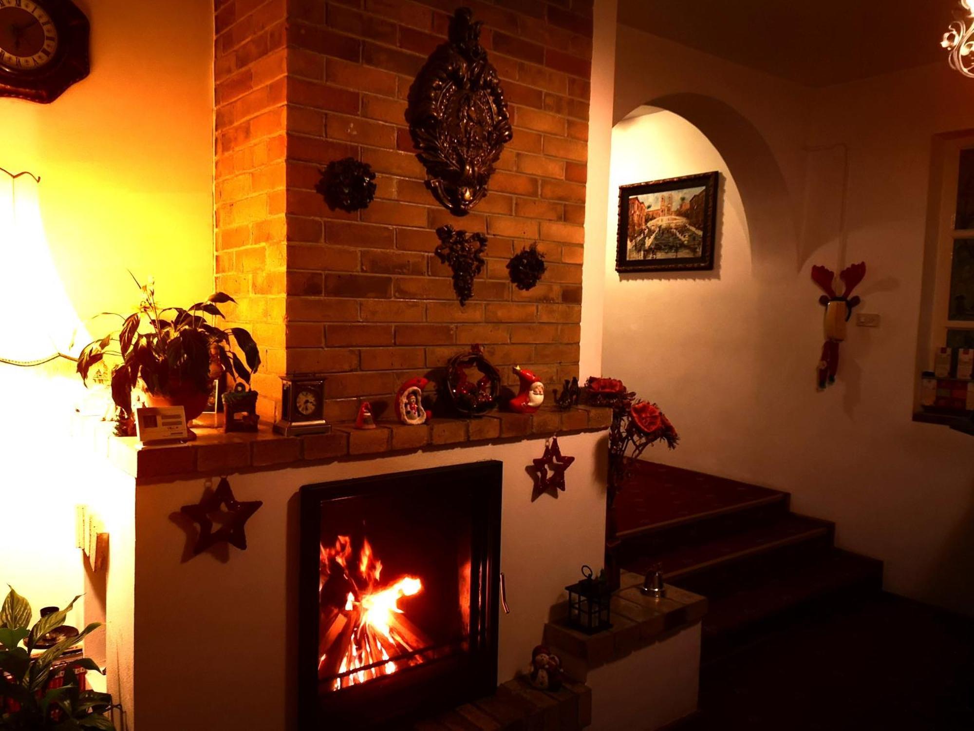 Villa-Hotel Escala Клуж-Напока Екстериор снимка