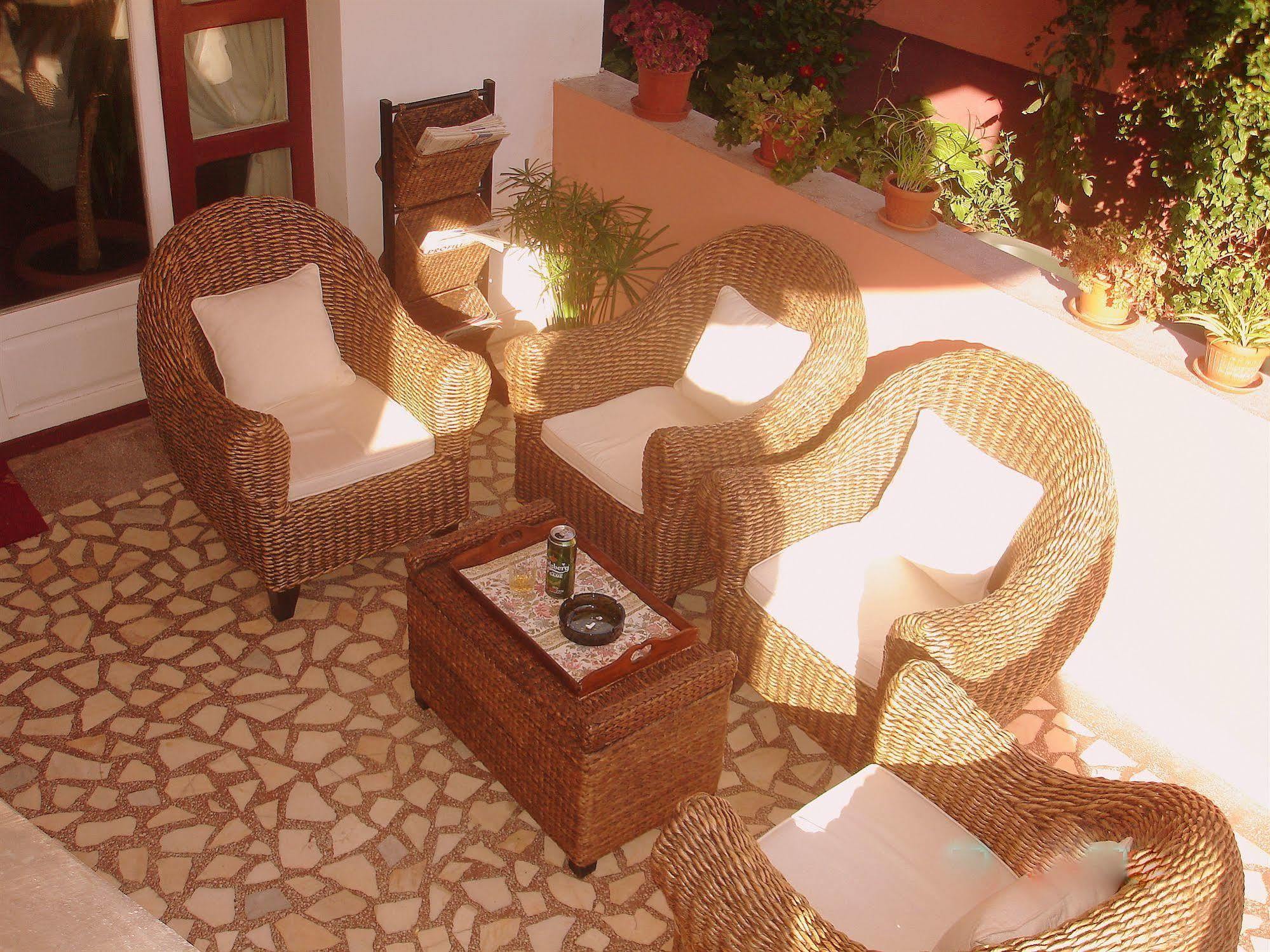 Villa-Hotel Escala Клуж-Напока Екстериор снимка