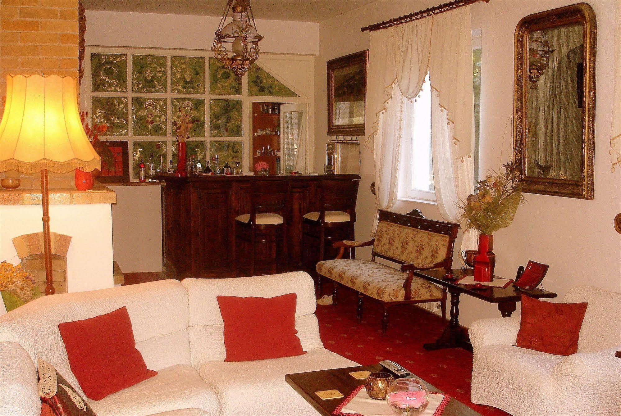Villa-Hotel Escala Клуж-Напока Екстериор снимка